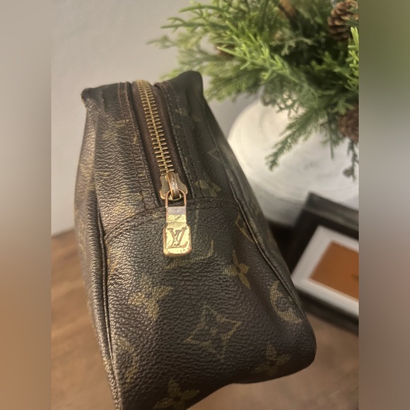 Louis Vuitton Monogram Trousse 28 (COA) - Picture 6 of 16